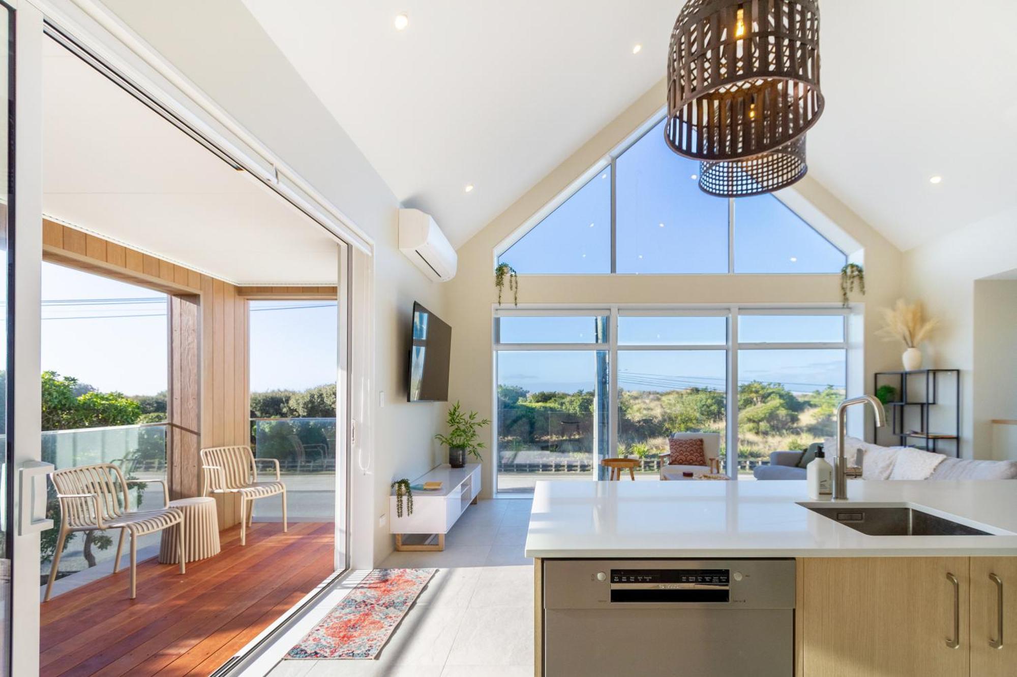 Luxury Beachside Living Elegant 3-Bedroom Haven 基督城 外观 照片